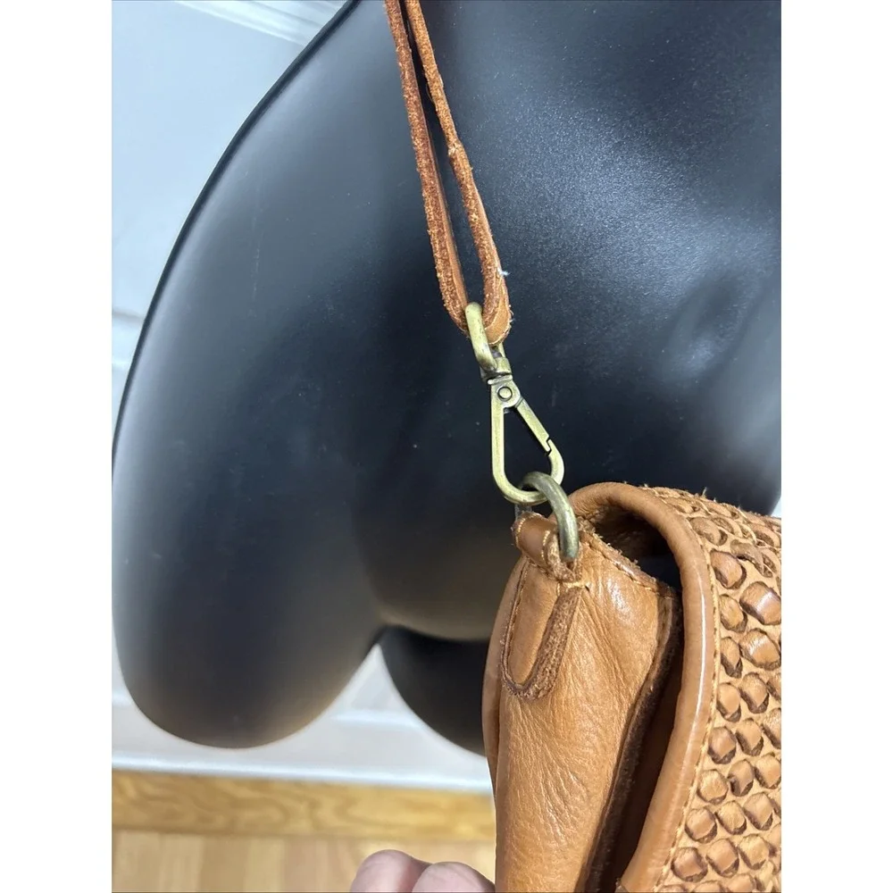 Woman's Woven Butter‎ Soft Brown Leather Crossbody Bag